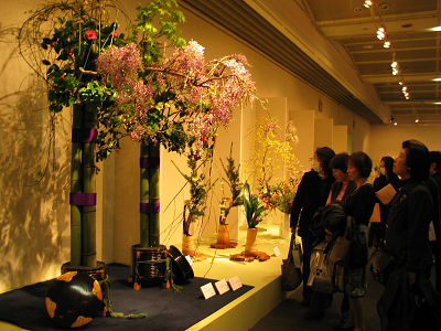 東京で日本いけばな芸術展。208流派の花を一堂に披露