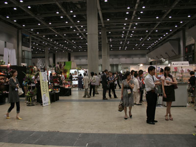 会場内の「フローラルサプライショー」は日本最大級の花関連資材ビジネスショー