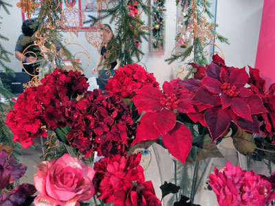 東京堂の秋冬コレクションでクリスマステーマの一つ、「ベルール」。ベルベットのような質感で優美に