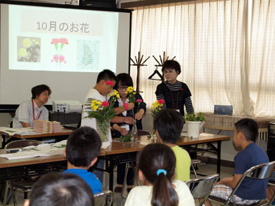 小学校で花育の授業。終了後に効果を調査